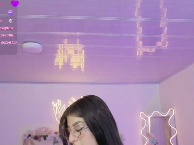 NEFTIS-TAY's BongaCams show and profile