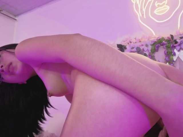 NEFTIS-TAY's BongaCams show and profile