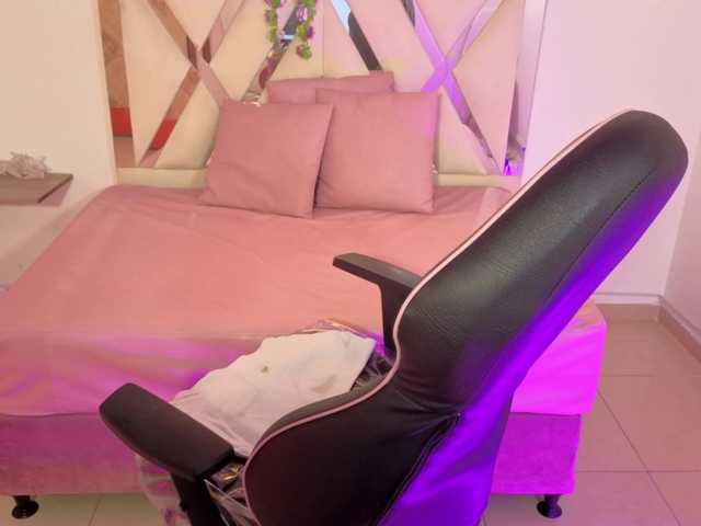 NEFTIS-TAY's BongaCams show and profile