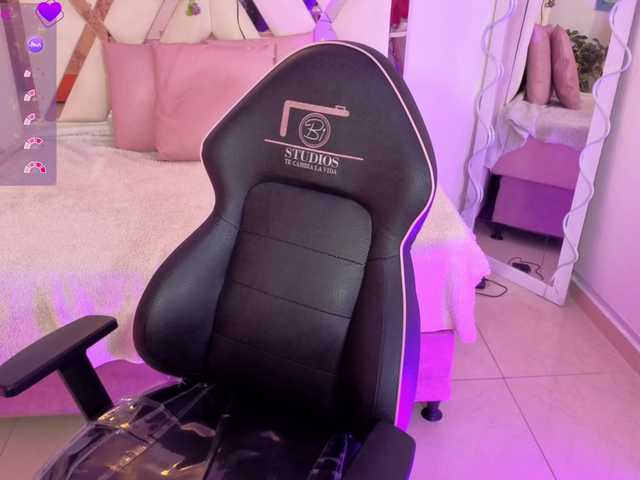 NEFTIS-TAY's BongaCams show and profile