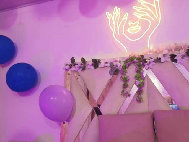 NEFTIS-TAY's BongaCams show and profile