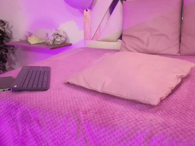 NEFTIS-TAY's BongaCams show and profile