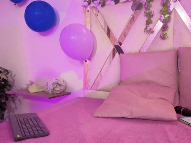 NEFTIS-TAY's BongaCams show and profile
