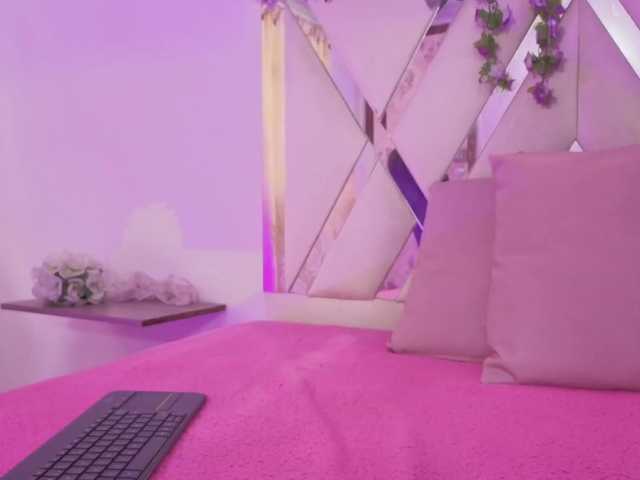 NEFTIS-TAY's BongaCams show and profile