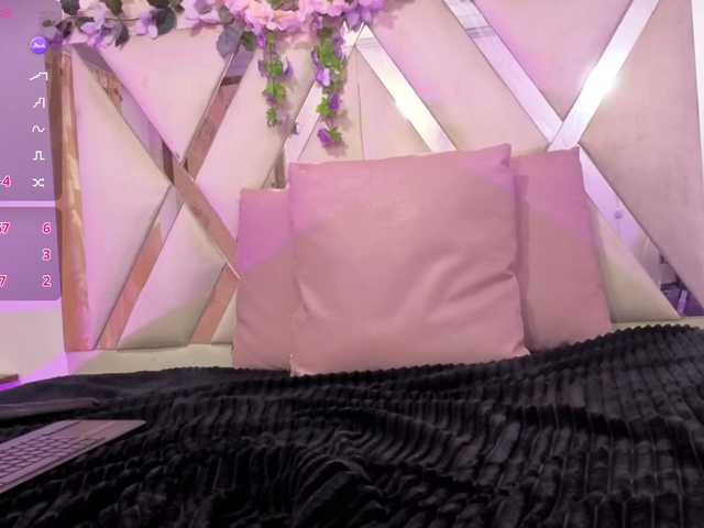 NEFTIS-TAY's BongaCams show and profile