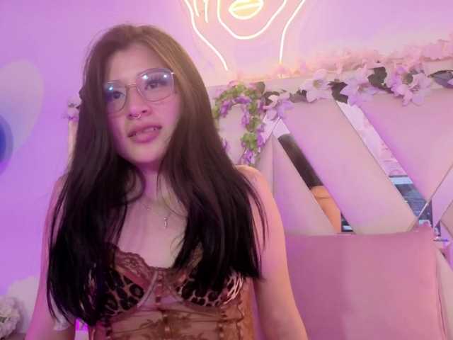 NEFTIS-TAY's BongaCams show and profile