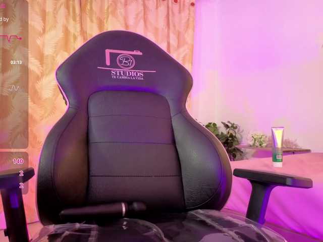 NEFTIS-TAY's BongaCams show and profile