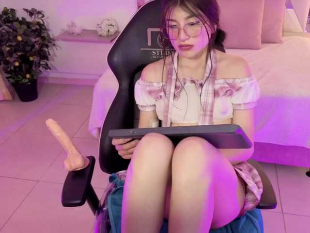 NEFTIS-TAY's BongaCams show and profile