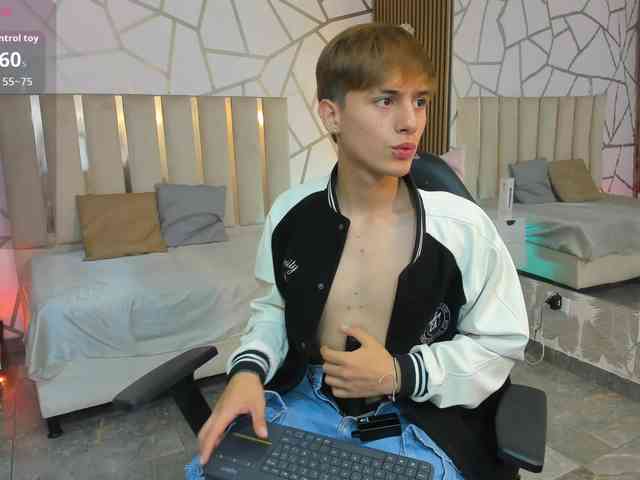 EVAN-TAY Live Webcam on BongaCams