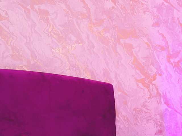 EllinaNuria's BongaCams show and profile