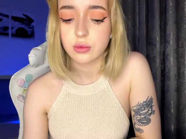 LeliaSanda's BongaCams show and profile