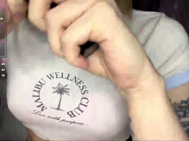 LeliaSanda's BongaCams show and profile