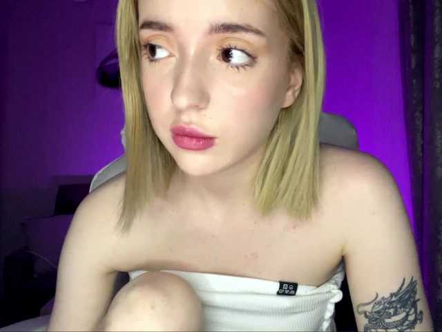 LeliaSanda's BongaCams show and profile