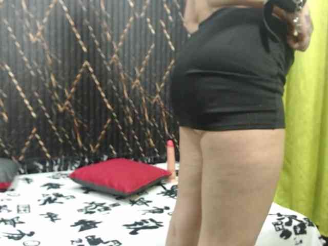 ValentinaAndHarr... Live Webcam on BongaCams