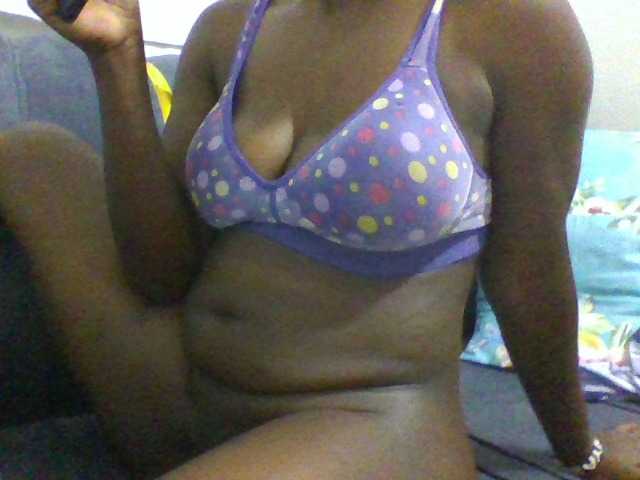 Freakylittlemissy's BongaCams show and profile