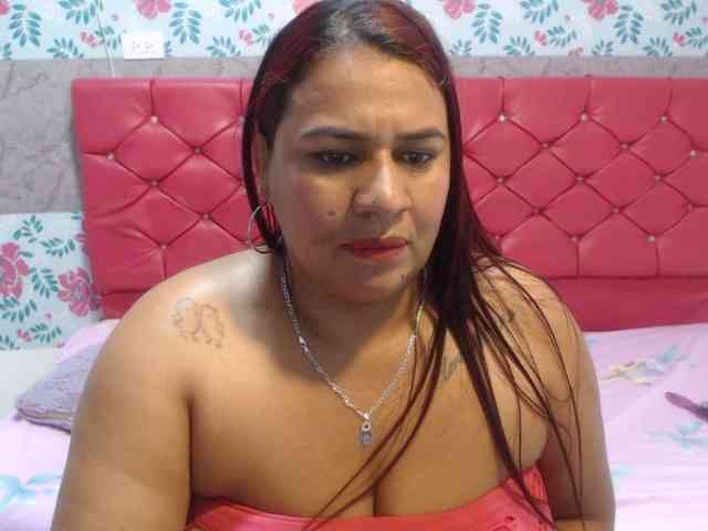 valeryhugetits webcam