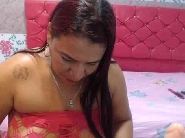 valeryhugetits webcam