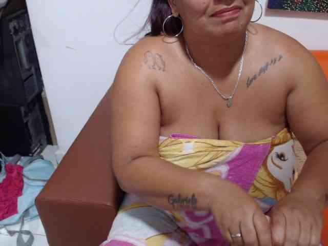 valeryhugetits webcam