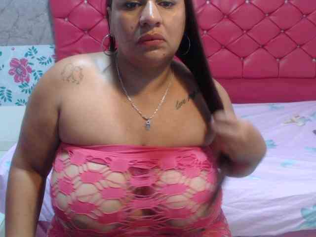 valeryhugetits webcam