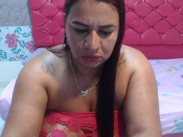 valeryhugetits webcam