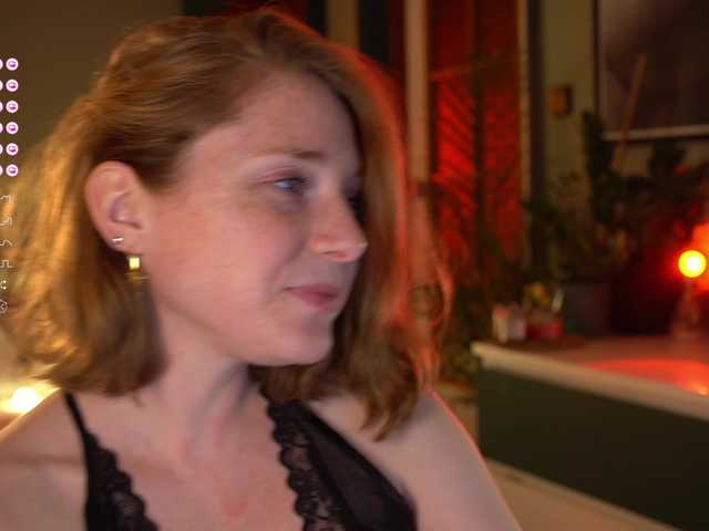 EviSun's BongaCams show and profile