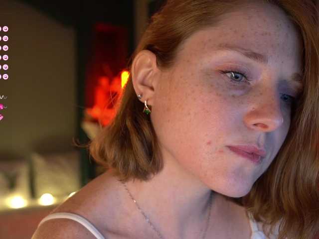 le modèle EviSun est en webcam porno dans un show sur le site bongacams, il possède les tags suivants: White/Caucasian,Redhead,Hairy