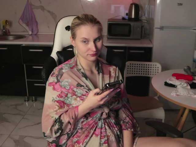 Mertyxxx's BongaCams show and profile