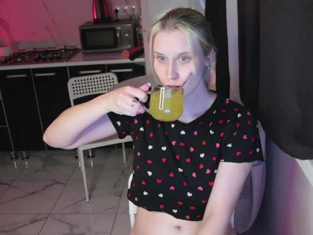 Mertyxxx's BongaCams show and profile