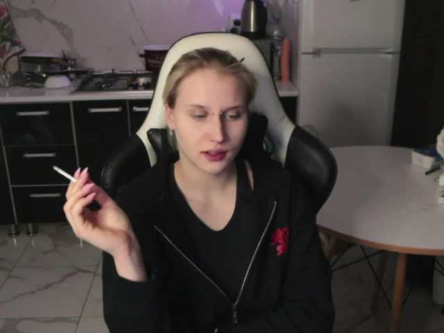 Mertyxxx's BongaCams show and profile