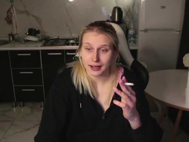 Mertyxxx's BongaCams show and profile