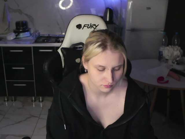 Mertyxxx's BongaCams show and profile