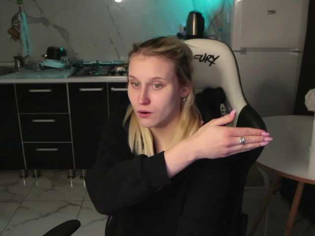 Mertyxxx's BongaCams show and profile