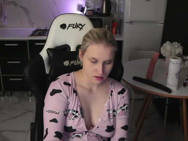 Mertyxxx's BongaCams show and profile