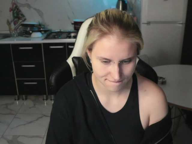 Mertyxxx's BongaCams show and profile