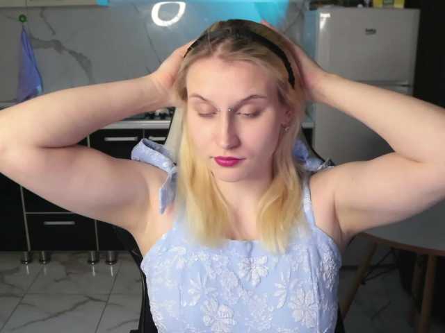 Mertyxxx's BongaCams show and profile