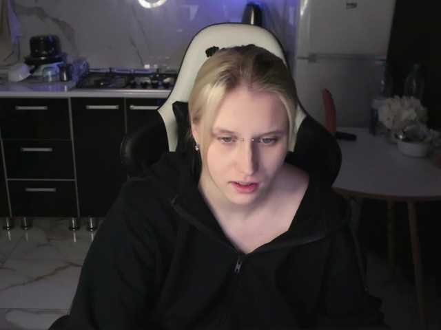 Mertyxxx's BongaCams show and profile