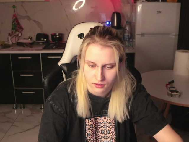 Mertyxxx's BongaCams show and profile