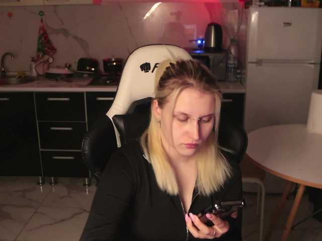 Mertyxxx's BongaCams show and profile