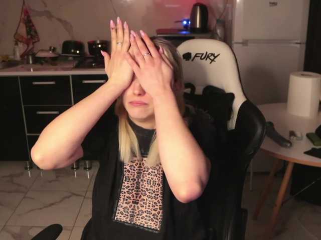 Mertyxxx's BongaCams show and profile