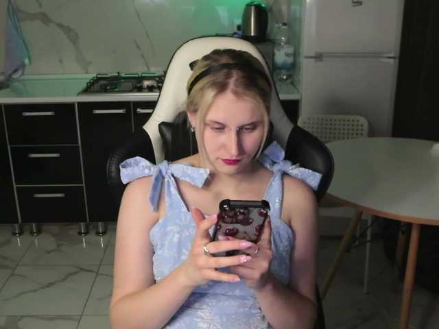 Mertyxxx's BongaCams show and profile