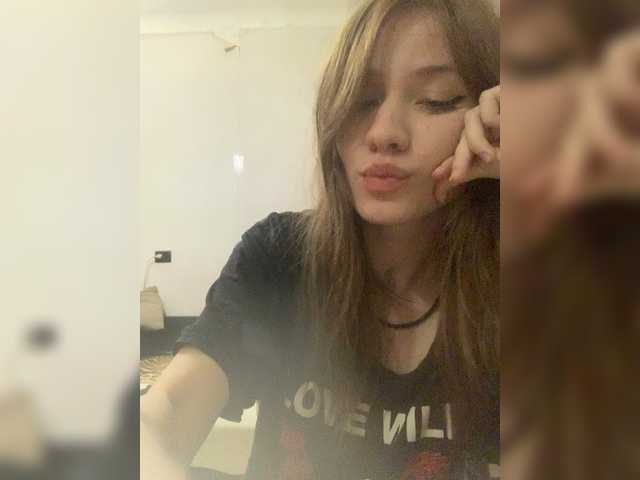 fridrochka's BongaCams show and profile