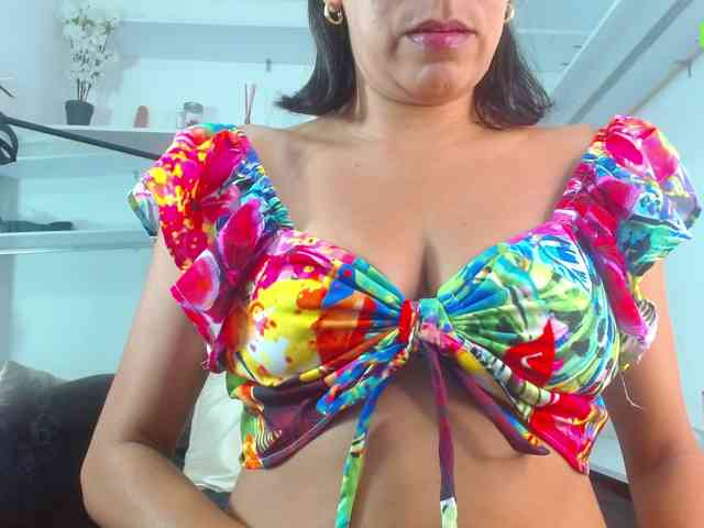 Aleja-sexymilf webcam