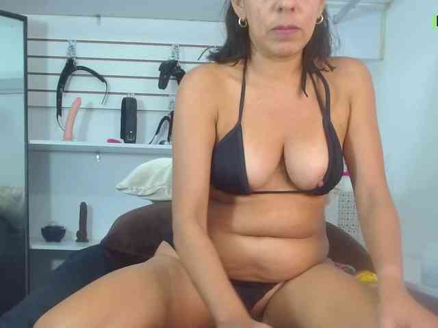 Aleja-sexymilf webcam