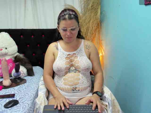 natachax-messy webcam