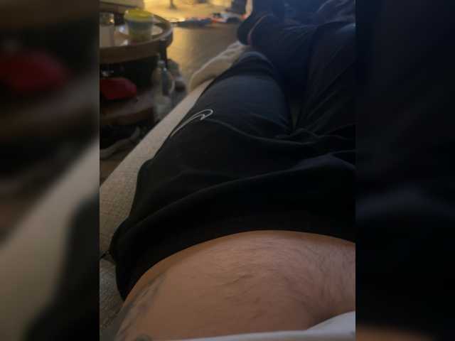 Youngstud37 live room