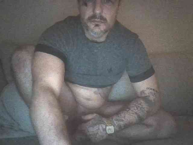 Youngstud37 Live Webcam on BongaCams