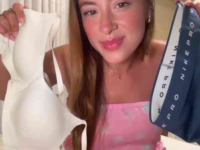 karinaaaxx Live Webcam on BongaCams