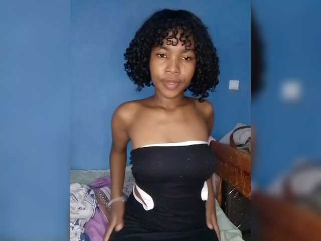 Candis02's BongaCams show and profile