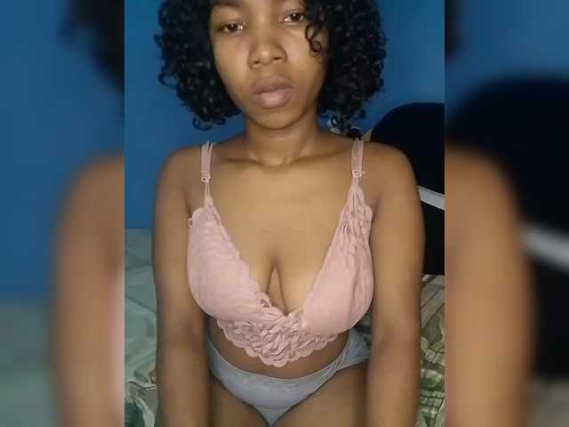 Candis02's BongaCams show and profile