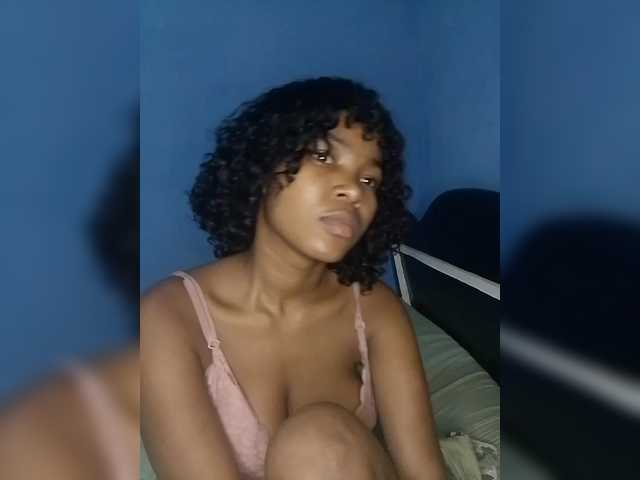 Candis02's BongaCams show and profile